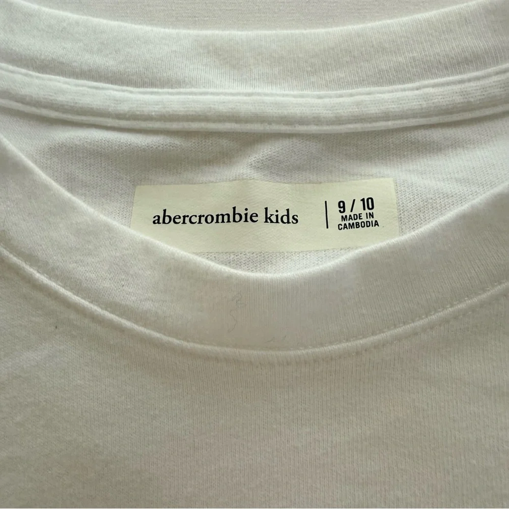 Abercrombie Kids Barbie‎ Graphic T Shirt White Palm Trees 9/10
